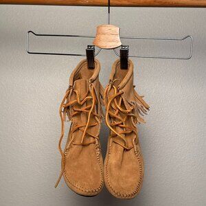 Minnetonka Women's Ankle Hi Tramper Boots Size 7 NWOT Boho Indie 70's